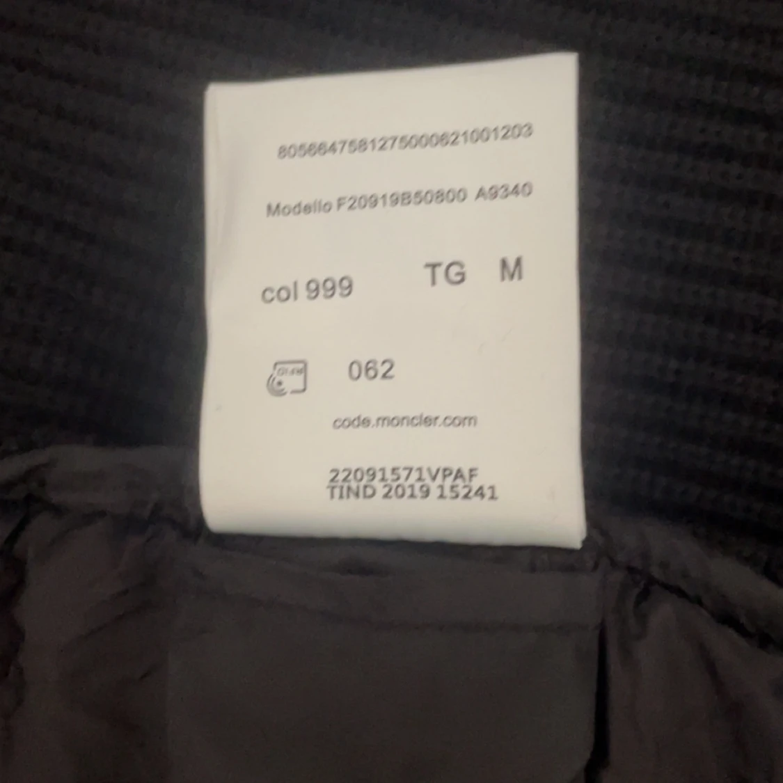 Svart Moncler jacka  med huva - 3