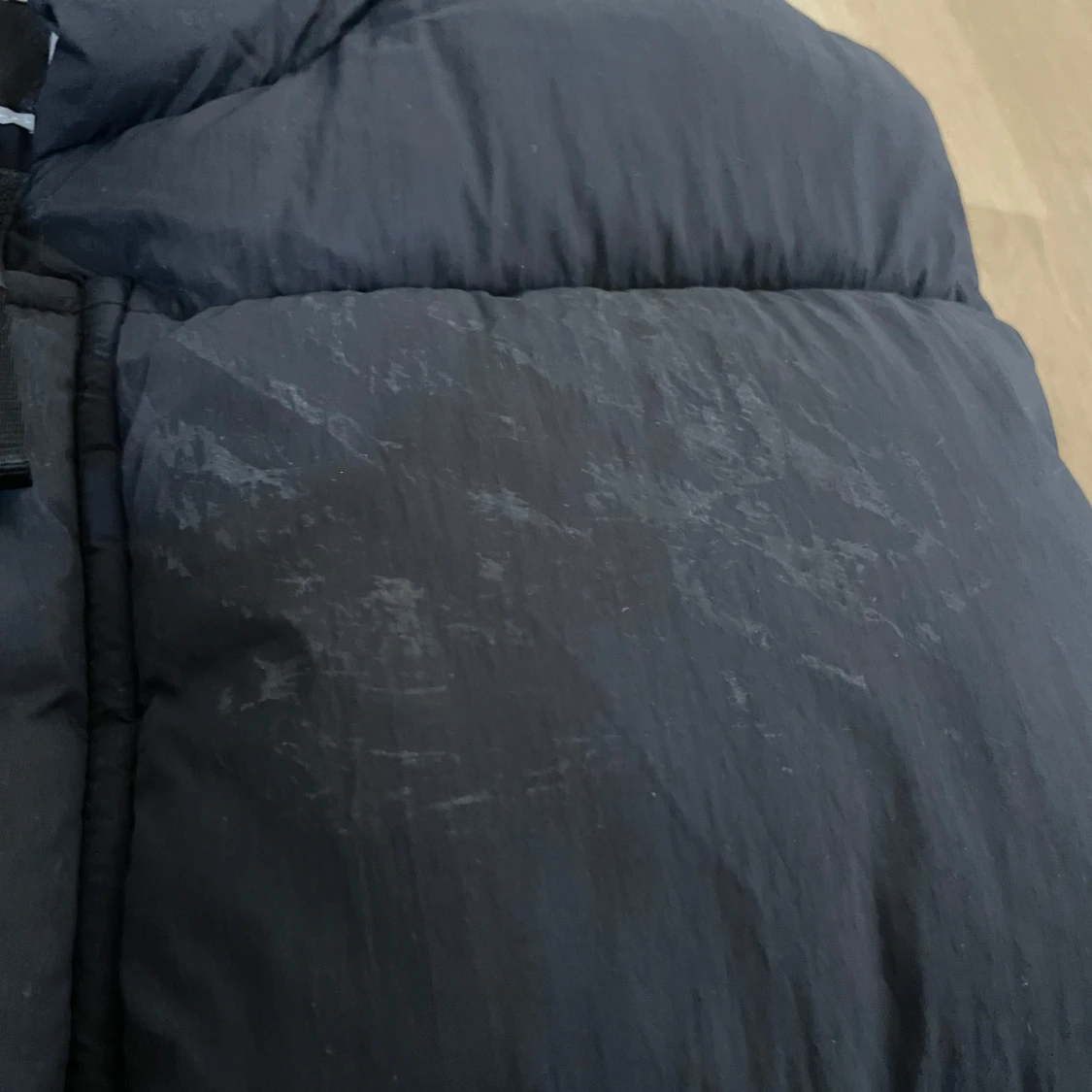 Svart dunväst från Jack & Jones - 3