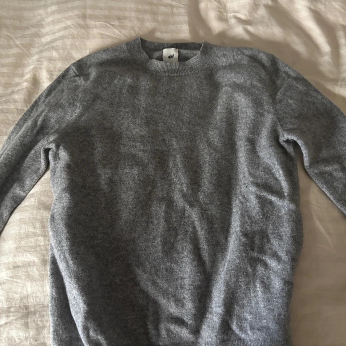 Grå stickad tröja från H&M