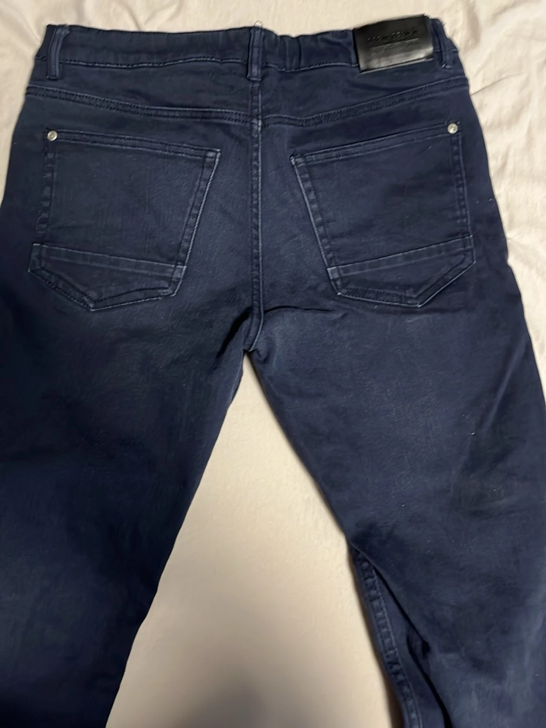 Mörkblå slim fit jeans från H&M - 3