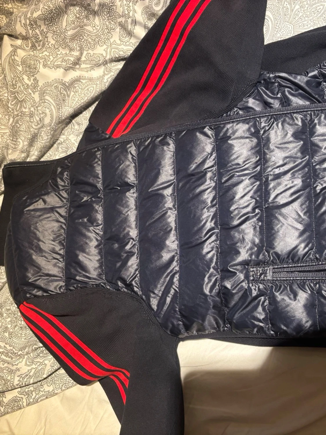 Moncler pufferjacka med röda ränder - 3