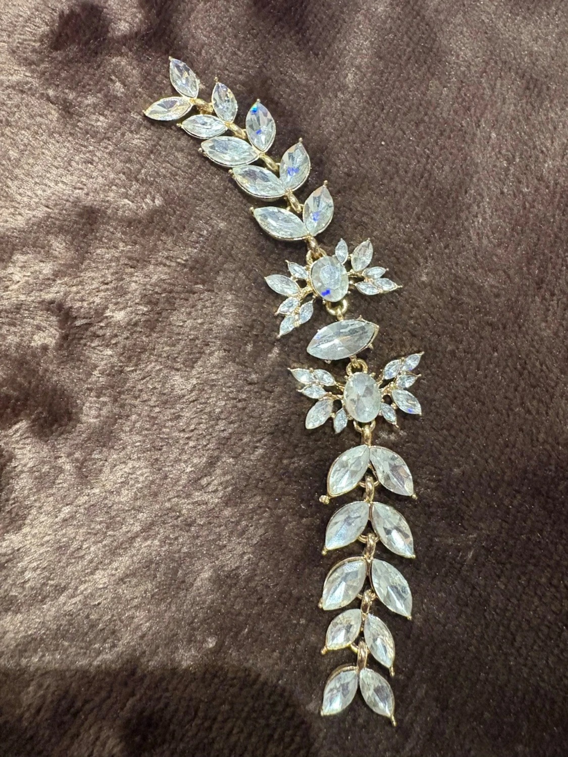 Glittrig kristallväst i guldton armband med hårsmycken💛 - 2