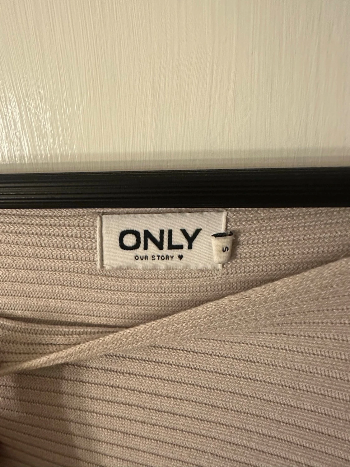 Beige ribbad tröja från ONLY - 1