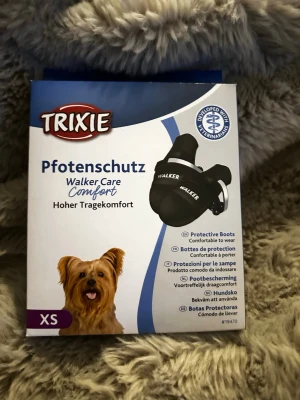 Hundskor från trixie storlek xs - Endast testade så iprincip helt nya, säljer 2 par så 4st totalt, storlek xs