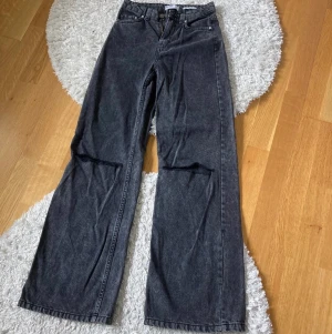 Jeans  - Helt nya jeans stl 34 