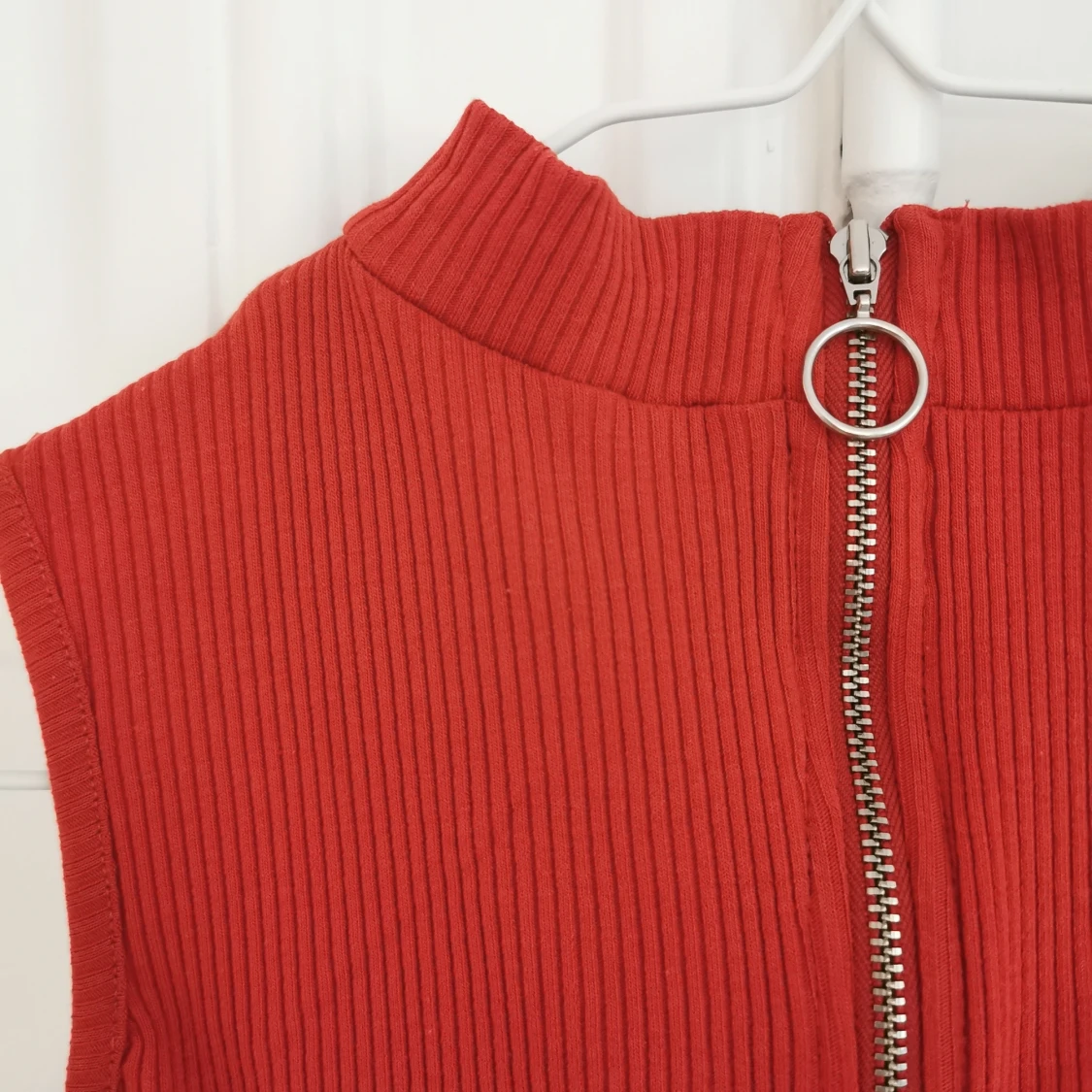 Kort linne med polo och dragkedja - 91