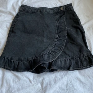 Kjol - Kjol från PullandBear storlek S