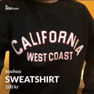 Sweatshirt med tryck i storlek S, och är i bra skick! använd fåtal gånger 