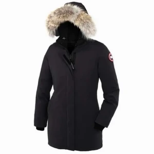 Jacka - Hej jag söker efter en canada Goosejacka hör av dig jätte gärna om du har en som du skulle kunna sälja jag skiter i priset bara jag kan köp en så fort jag bara kan helst i strl s/xs #canadagoose