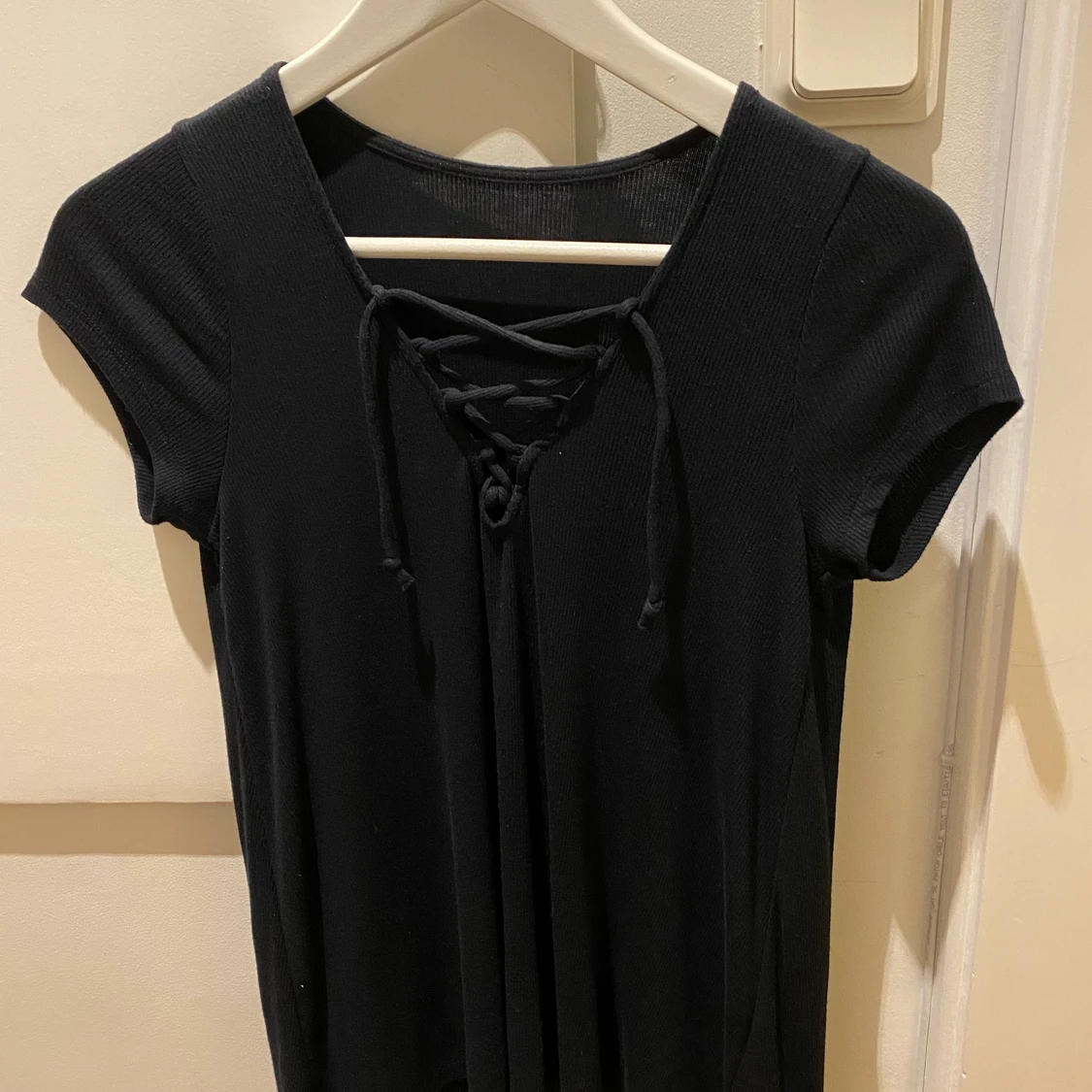 Svart topp från Hollister i strl S