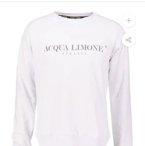 Acqua limone  - Snygg acqua limone tröja i fint skick! Skriv för fler bilder! Osäker på priset så buda ett pris ❤️storlek s