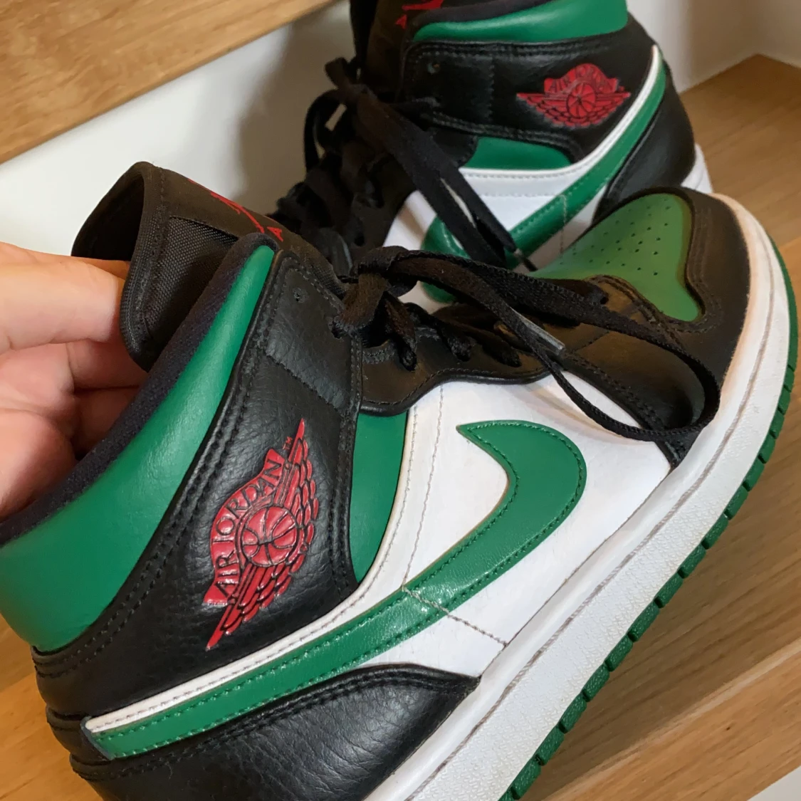 Air Jordans 1 mid  - 90