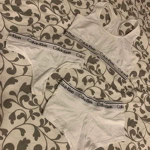 Calvin Klein 3 dels sätt❤️ - Äkta Calvin Klein sätt 1x boxer 1x string 1x topp alla i strl S🤍💞