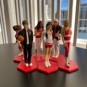 High School Musical Figurer  - Huvudkaraktärerna i High School Musical i gott skick! 