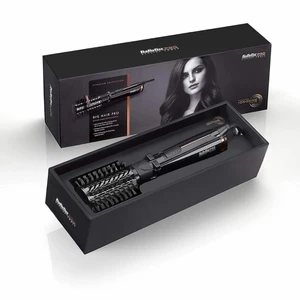 Varmluftborste babyliss  - En värmeborste som är använd ett fåtal gånger. Den har utländsk stickpropp (vanlig adapter behövs) 