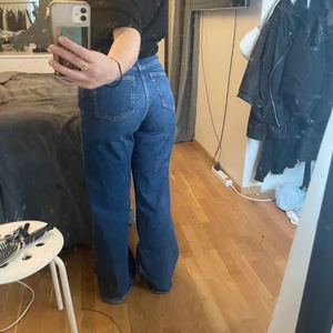 Jeans - Nästan oanvända jeans från monki