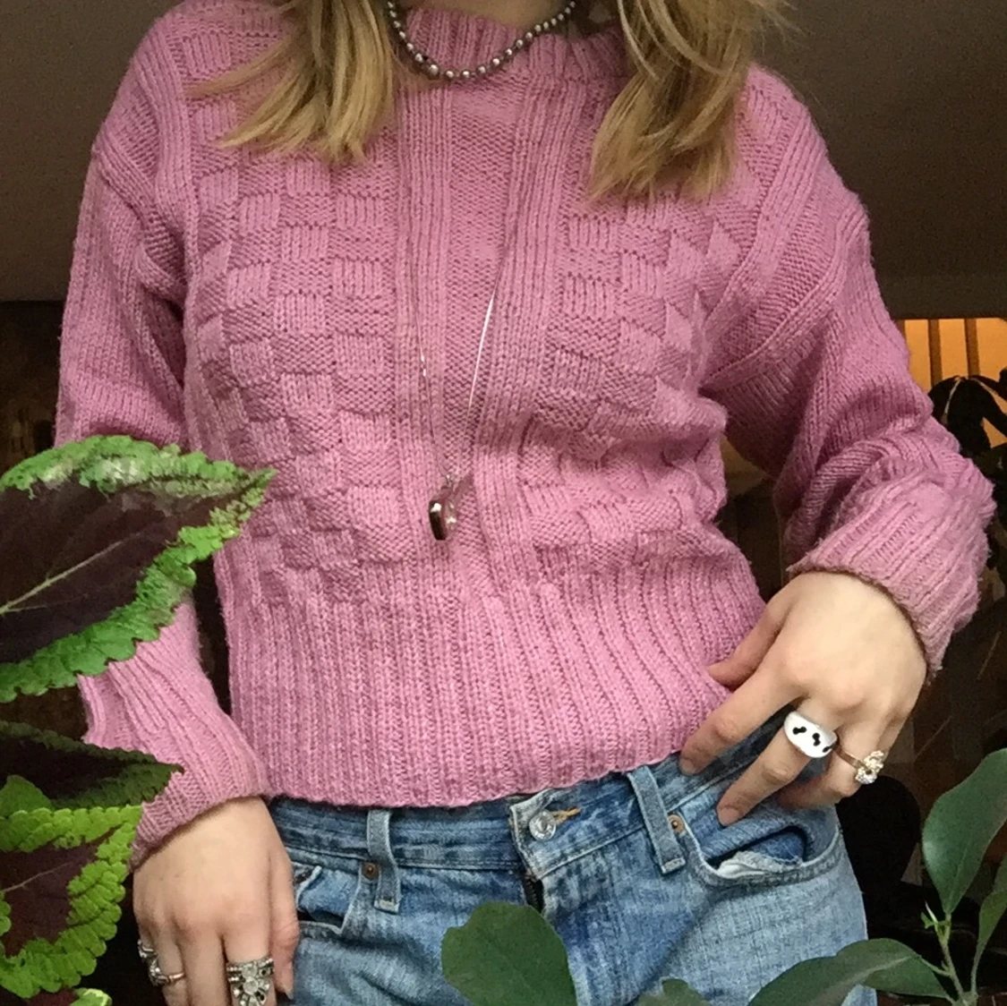 Rosa stickad tjocktröja