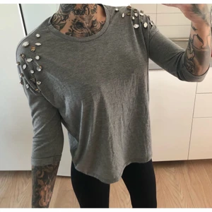 Gina Tricot - Grå tröja, strl S - Grå tröja från Gina Tricot i storlek S.