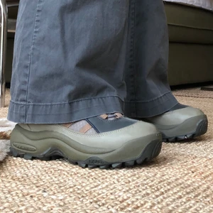 Unika kängor - Coola, unika kängor från Firefly! Bekväma och varma med päls på insidan 😍 något små i storleken, passar bäst på 38.5! 