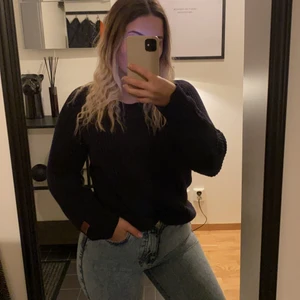 Stickat Boomerang - Mörkblå stickad tröja från Boomerang, stl S. 