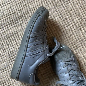 Spefial beställda unika Adidas skor - Köpte mina egen designade för 2 tusen