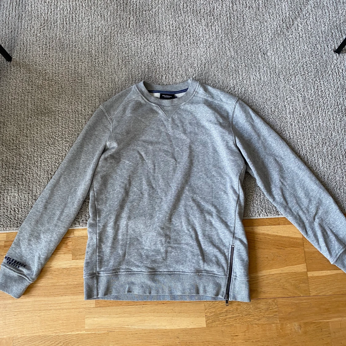 Grå sweatshirt