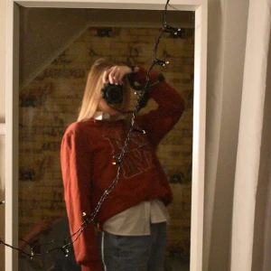 Vit Stjorta xs-s - Super fin stjorta som man kan lagra jätte mycket med 😻😻. Säljer gör att den inte kommer till användning 🥰. Budgivning går upp med 20kr 