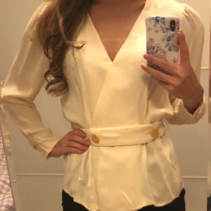 Blus Valerie - Exklusiv Valerie Blus modell Agnes, 100% Viscose