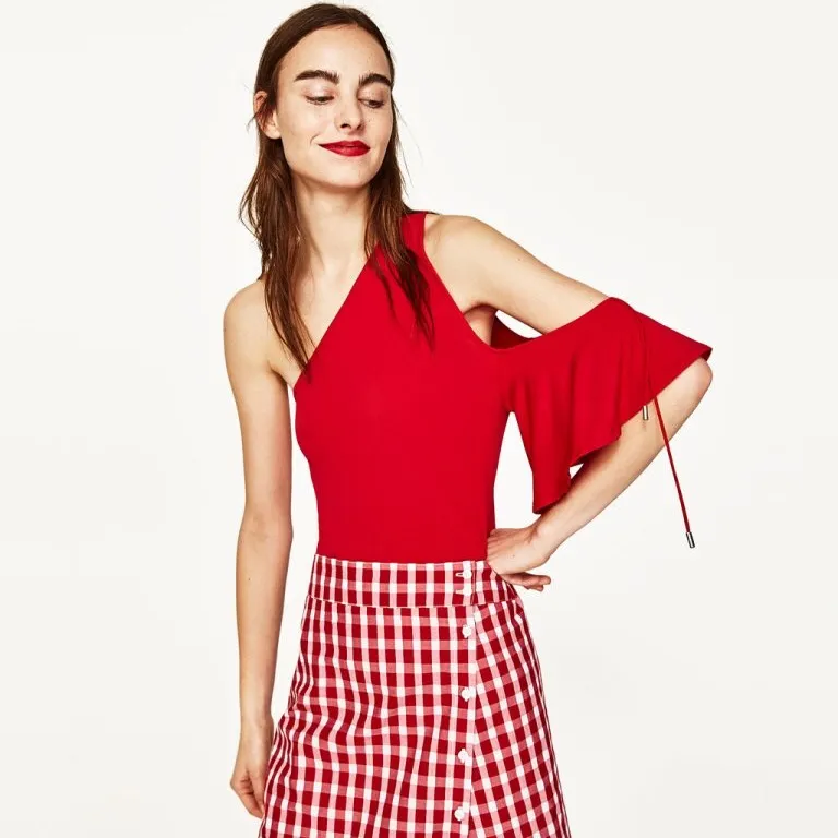 ZARA red one shoulder bodysuit. Completely stretchable New with tags. Size M  Pick up available in Kungsholmen  Please check out my other items! :) . Blusar.