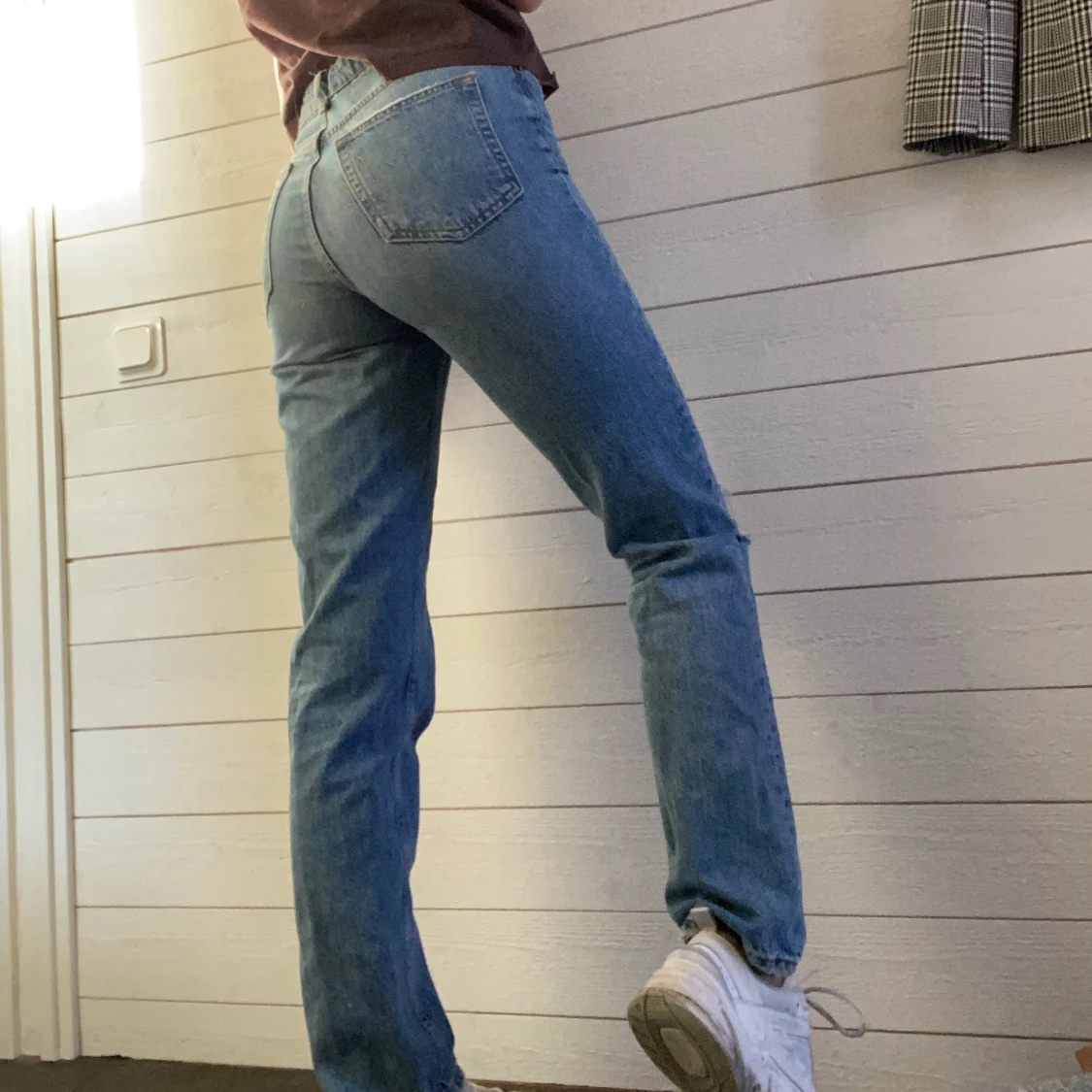 Gina tricot straight jeans med hål - 91