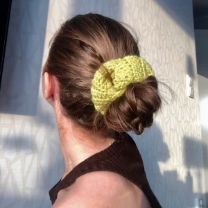 Scrunchies - Hej! Jag gör dessa Scrunchies själv och tittar nu om det finns intresse av att köpa dem! Jag säljer dem för 69 kr st, inklusive frakt!!!!! Rabatt kan fås vid mängdköp! Hör av er om ni är intresserade!