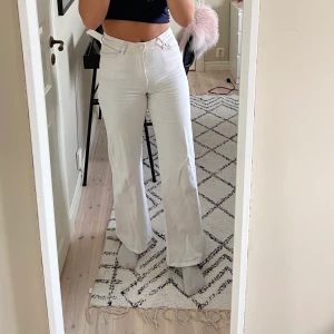 Vida jeans - Super fina vida jeans från mango. De är bra stretch och formas efter ens kropp. Frakten ingår ej