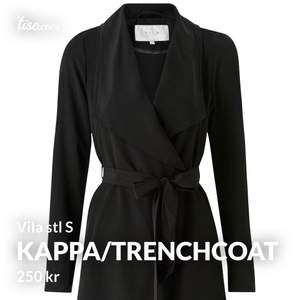 Kappa/ trenchcoat från VILA i fint skick  Säljes för 250kr  Nypris: 599kr  Stl S