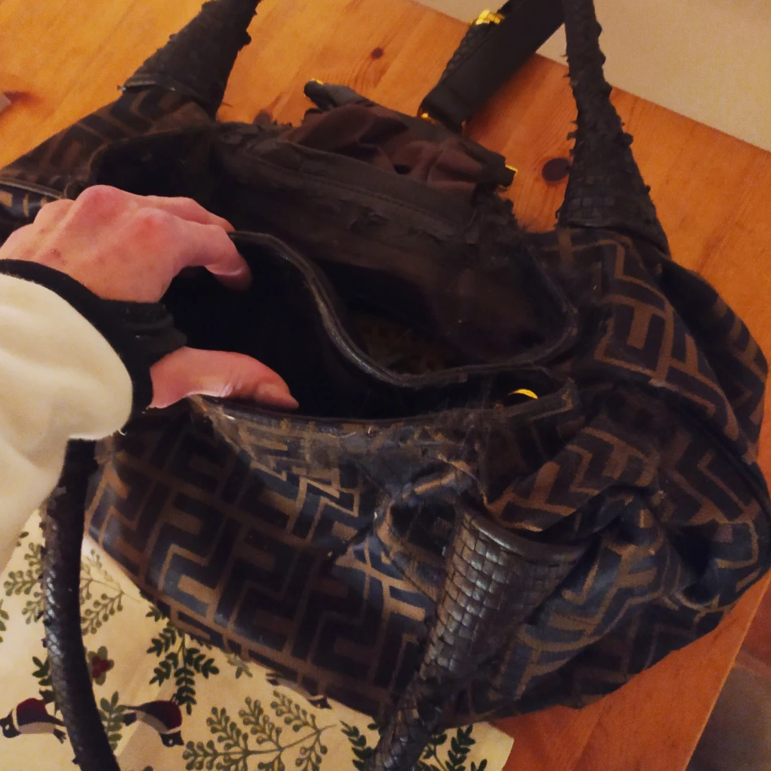 Fendi axelremsväska vintage - 90