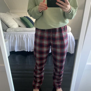 Pyjamasbyxor 👖  - Pyjamasbyxor i storlek M, använda ett fåtal gånger✨bud från 80kr🦋