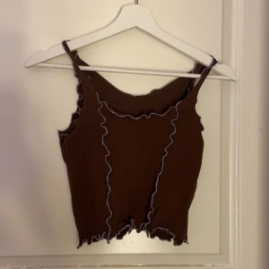 Superfint linne - Köpt och sytt av en tjej på Plick använt Max 2ggr. Budgivning avslutas 14/2 kl 18.00 