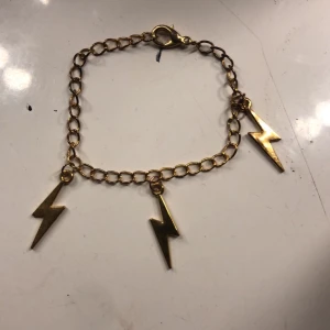 Armband - Super fint armband ❤️ 50kr +frakt❤️ köpt för 100kr❤️