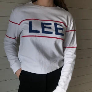 Sweater - Sweater Färg: vit/blå/röd Fler bilder? Kontakta oss!