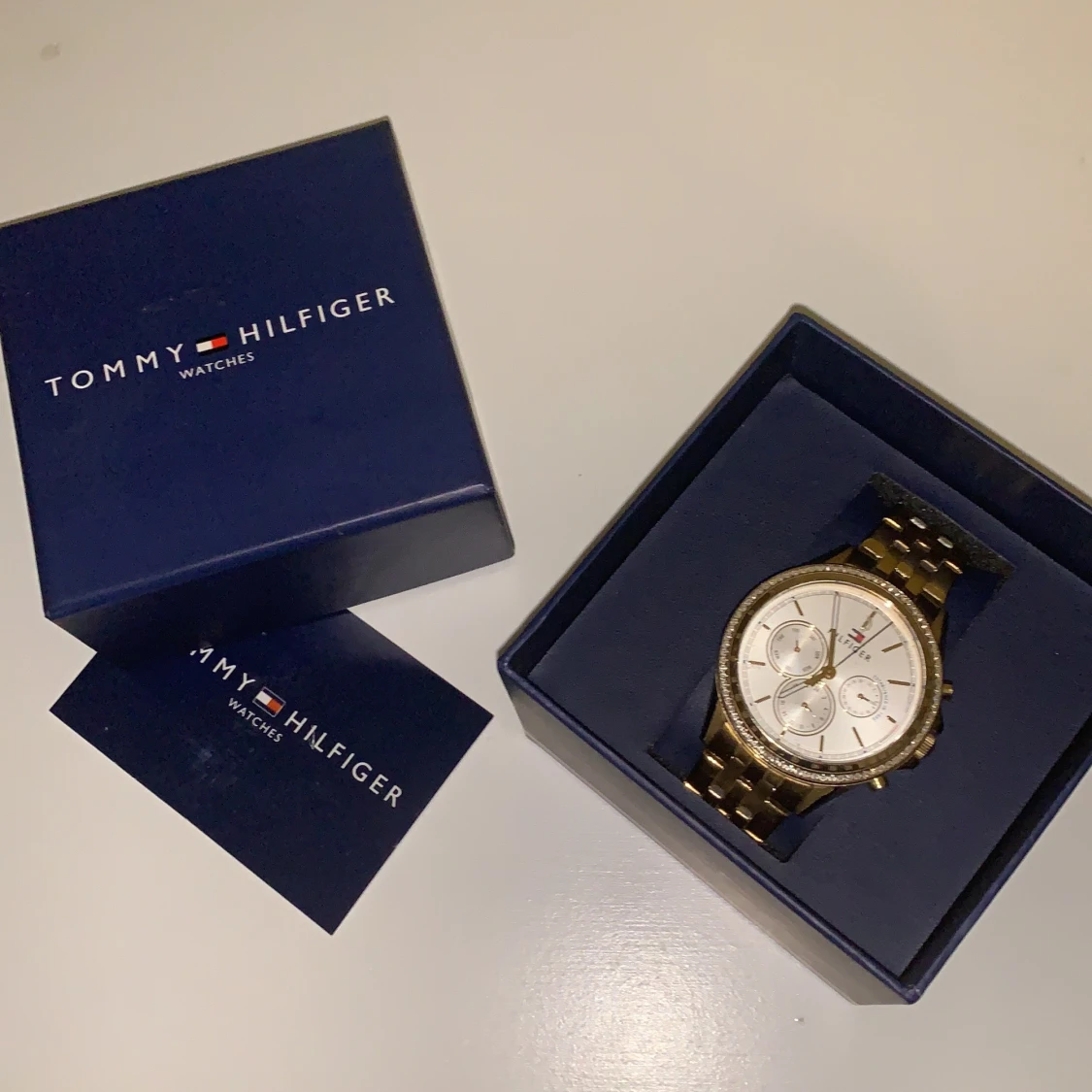 Tommy Hilfiger klocka  - 90