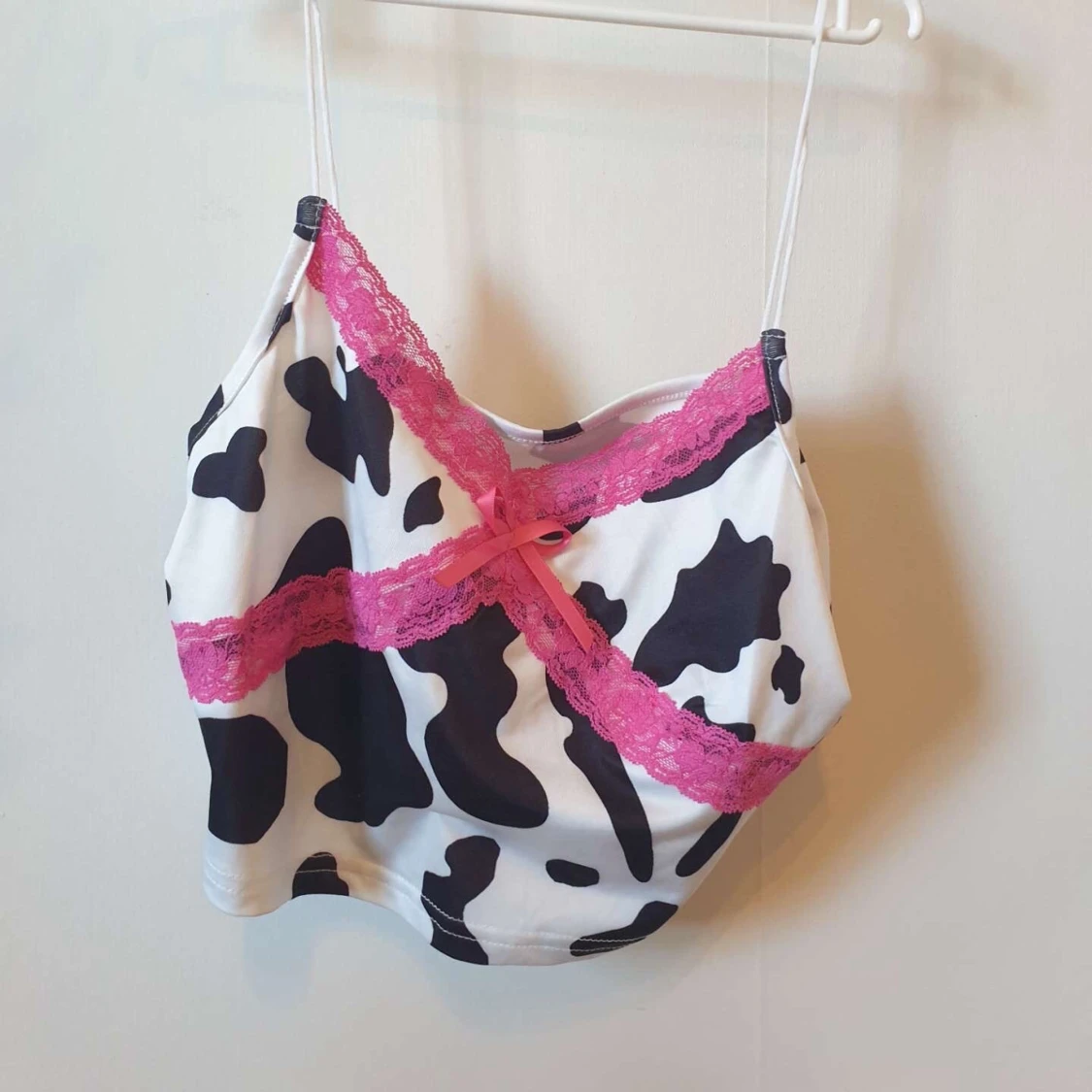 Cow print linne med rosa spets  - 90
