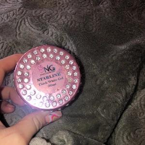 Vit gel nagelgiganten  - Säljer nu min vita gel från nagelgiganten hälften kvar i den 