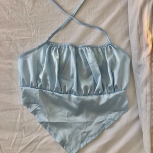 Ljusblå topp  - Såå fint linne som inte kommer till användning, I strl xs💕