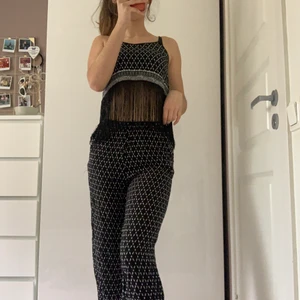 H&M x Coachella - Bohemiskt set från H&M kollektion med Coachella. Säljes pga för kort för mig😞 Skick 9/10