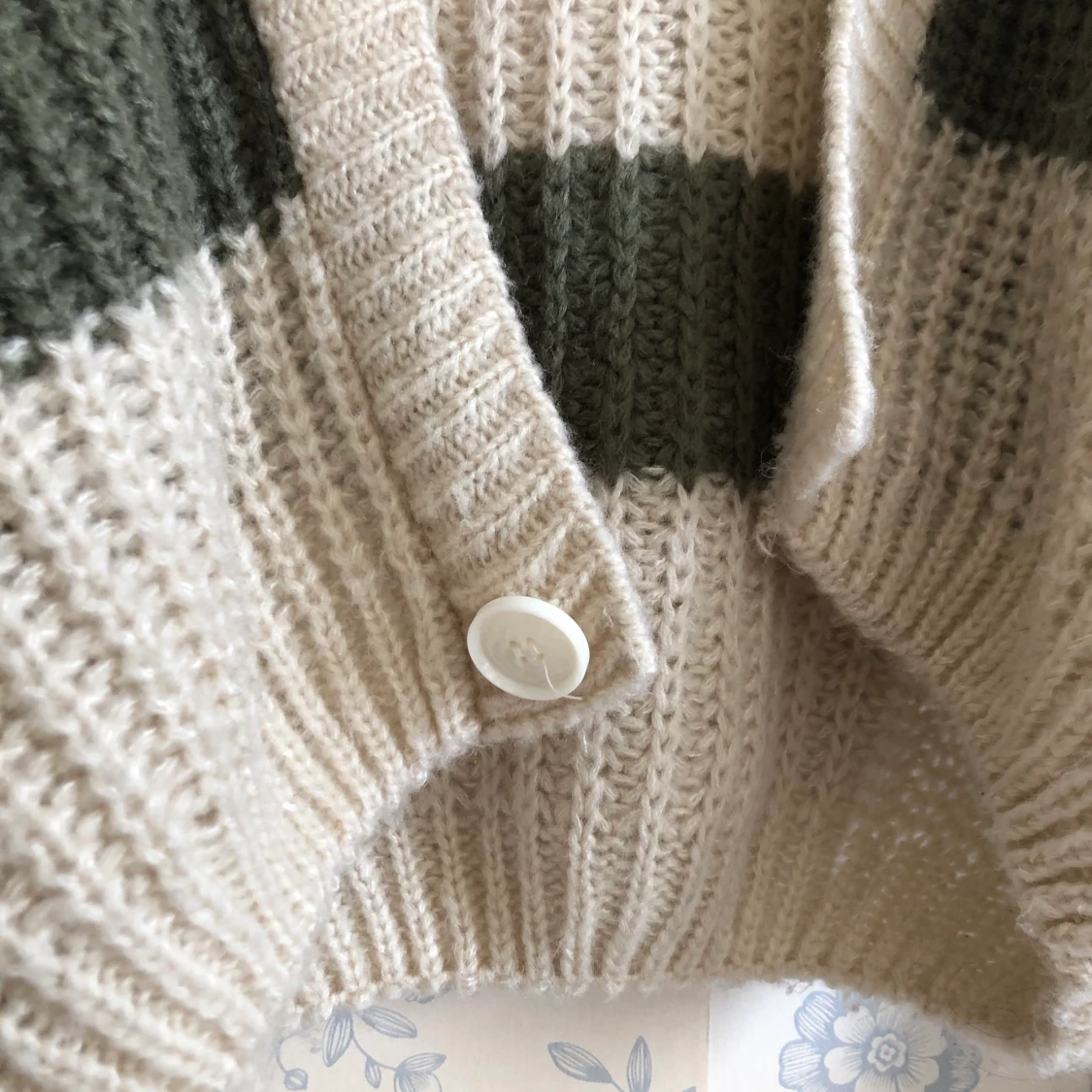 söt kroppad grön kofta - 91