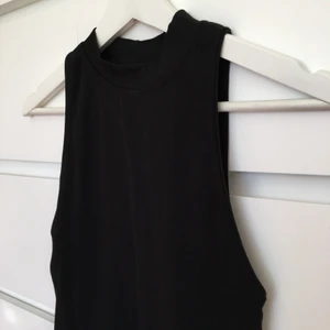 Polo linne, storlek S  - Helt nytt linne från Zara med lappen kvar. Storlek S.  Köparen står för frakten, betalning via Swish😎