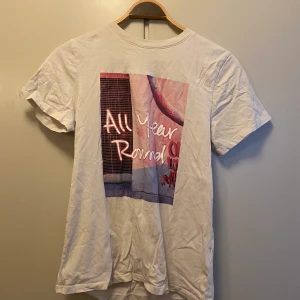 T-shirt från gina - En t-shirt frpn ginatricot som är köpt för några år sen men använd ett fåtal gånger🥰