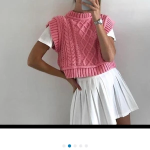 Söker denna rosa väst från zara!!! - Söker och vill köpa till ett rimligt pris 