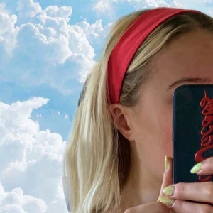 Hårband - Hårband jag gjort själv i en korallaktig färg☺️ kan göra fler på beställning