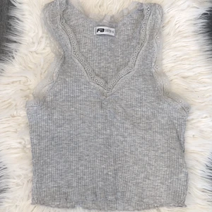 Linne - Ett fint linne från newyorker! Köparen betalar för frakten, katt finns i hem 💘💘