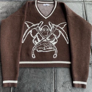 Heavencanwait  - Heavencanwait Brun  reaper Knit  size: L Helt ny. köparen står för frakt. Bud från 1 100 